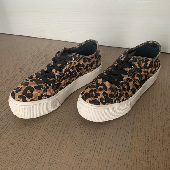 Steve Madden Emmi Leopard Print Platform Sneakers - Picture 8 of 16